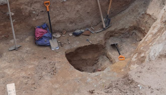 GALERIE FOTO. Un nou mormânt descoperit de arheologi la Mormântul Hypogeu - 1-1619089221.jpg