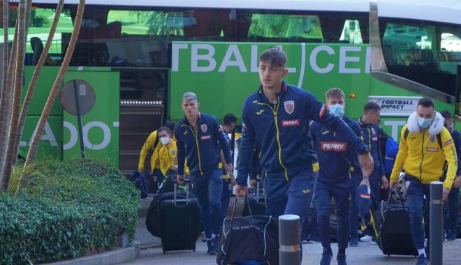 Fotbal / Naţionala U21 a ajuns cu bine în Spania. Marţi seară, antrenament în formulă completă - 1-1633440339.jpg