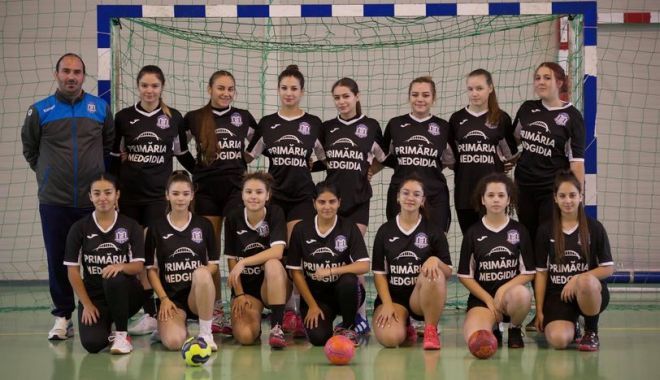 Handbal / Junioarele de la CS Medgidia, meci în deplasare, cu Unirea Dobroiești, în Campionatul Naţional - 1-1634824150.jpg