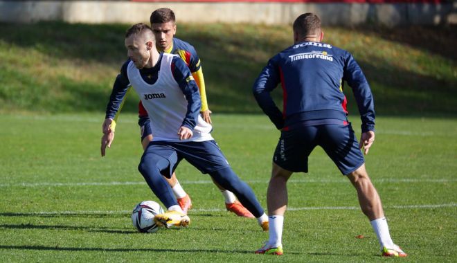 Fotbal / Naţionala României decolează spre St. Gallen. Rațiu, suspendat cu Liechtenstein, a părăsit cantonamentul - 1-1636725293.jpg