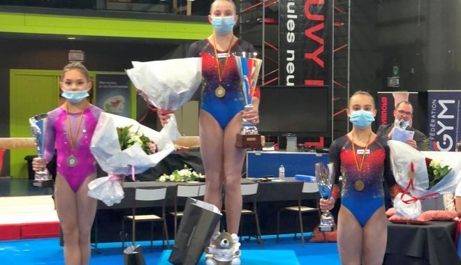 Ana Maria Bărbosu şi Amalia Puflea, medaliate la Top Gym de la Charleroi - 1-1638348706.jpg