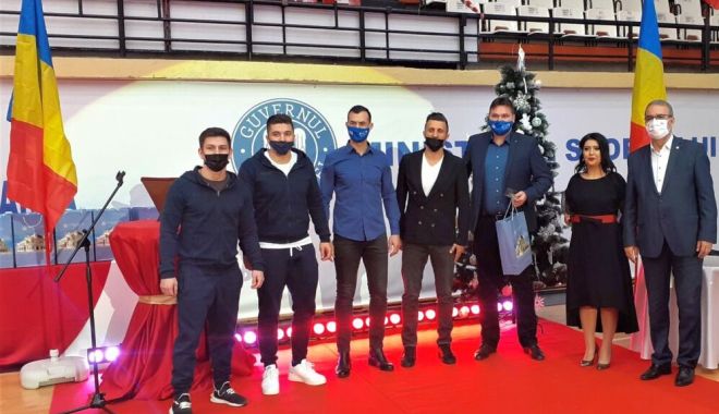 HC Dobrogea Sud a primit trofeul „Performanţă pentru Constanţa, performanţă pentru România” - 1-1639664825.jpg