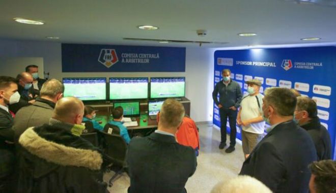 Fotbal / Conducătorii din Liga I s-au familiarizat cu sistemul VAR - 1-1639743765.jpg