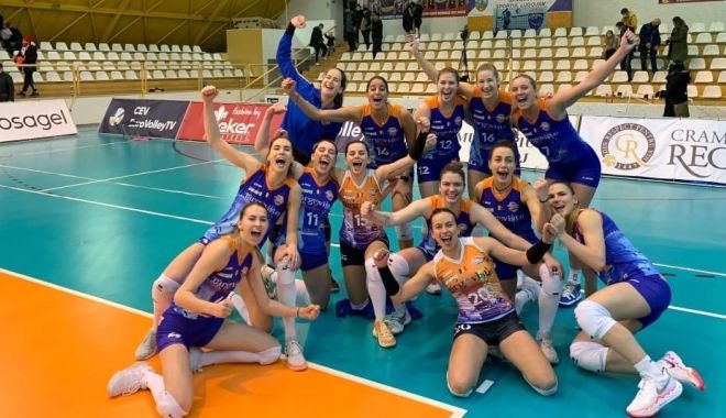 Volei / CSM Târgovişte s-a impus în derby-ul cu CSM Volei Alba Blaj şi atacă fotoliul de lider - 1-1640078902.jpg