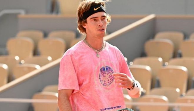 Tenis / Andrei Rublev, al cincilea jucător infectat cu virusul Covid-19 după participarea la turneul de la Abu Dhabi - 1-1640608911.jpg
