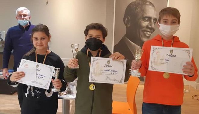 Şah / Micii şahişti de la CS Năvodari, pe podium la Grand Prix Fianchetto Tomis Mall - 1-1640614202.jpg