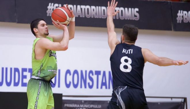 Andrei Oprean, evoluţie foarte bună pentru BC Athletic Neptun în duelul cu U-BT Cluj-Napoca - 1-1642409598.jpg