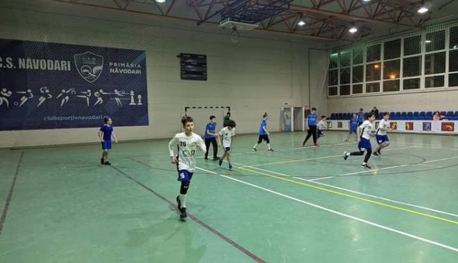 Campionatul Județean de mini-handbal, la Năvodari - 1-1643965395.jpg