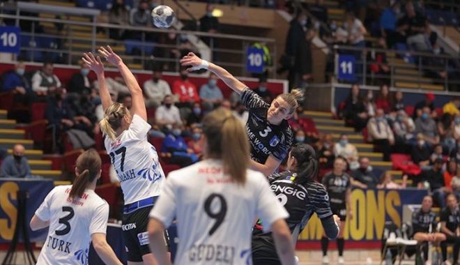 Handbal / CSM Bucureşti a zdrobit-o pe Podravka Vegeta Koprivnica, în Liga Campionilor - 1-1644223903.jpg