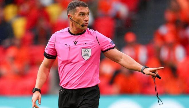 Fotbal / Istvan Kovacs va arbitra partida FC Barcelona - Napoli, din Europa League - 1-1644935950.jpg