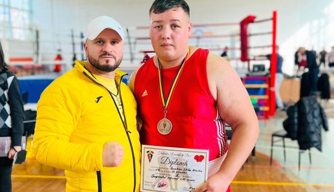 Ştefan Panaitescu, de la CS Năvodari, pe podium la Naţionalele de box U22 - 1-1645448979.jpg