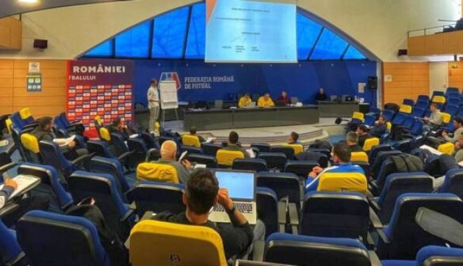 Fotbal / Școala Federală de Antrenori a început primul curs pentru licența de portari UEFA B-GK - 1-1647589230.jpg