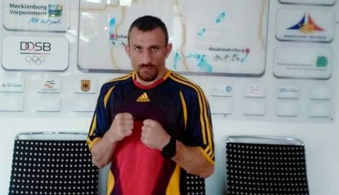 Pugilistul Florentin Niculescu, de la CS Năvodari, medaliat cu argint la Cupa României - 1-1648376140.jpg