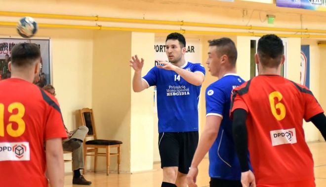 Handbal / Alexandru Cimpu, de la CS Medgidia, amendat cu 500 de lei după descalificarea din partida cu CSM Reşiţa - 1-1648628619.jpg