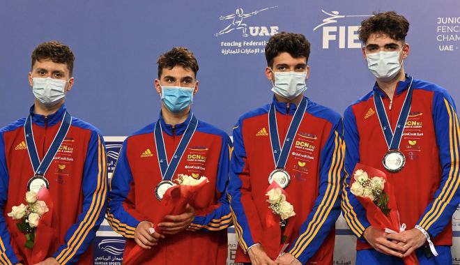 Scrimă / Echipa de sabie masculin juniori a României, medaliată cu argint la Mondialele din Dubai - 1-1649148232.jpg