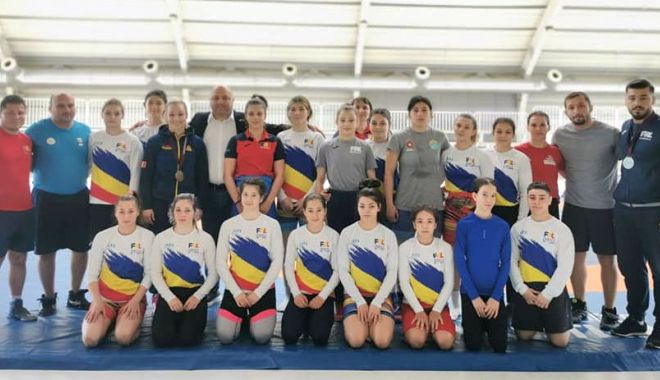 Campioana Andreea Ana, vizită-surpriză în Centrul Olimpic de junioare - 1-1651063349.jpg