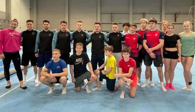 Gimnastică / Şase dintre componenţii lotului naţional al României, stagiu de pregătire în Ungaria - 1-1652000620.jpg