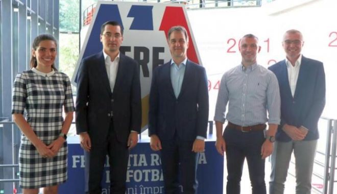 Fotbal / Michele Uva, de la UEFA, vizită la București pe tema strategiei de sustenabilitate a Federației Române de Fotbal - 1-1652362502.jpg