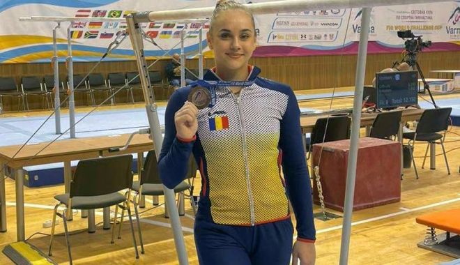 Ioana Stănciulescu, de la CS Farul, medaliată cu bronz în finala de la paralele - 1-1653814603.jpg