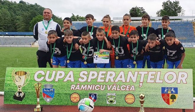 Două echipe de copii ale Academiei Hagi, campioane la Cupa Speranţelor - 1-1653991587.jpg