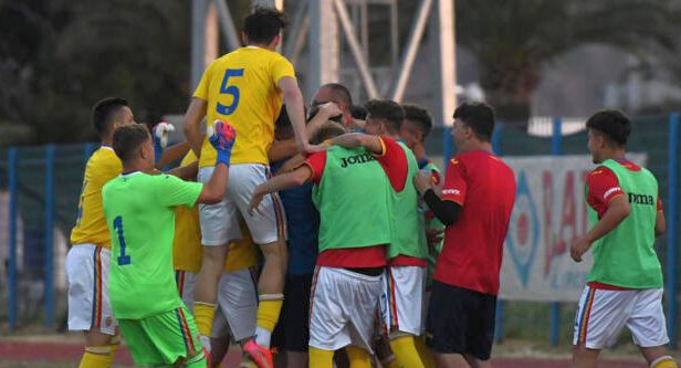 Fotbal / Tricolorii U17, victorie în primul meci amical cu Muntenegru - 1-1654076465.jpg