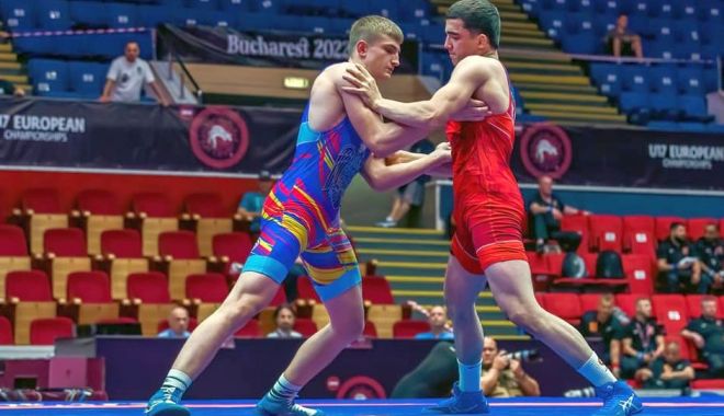 Lupte / Încleştare maximă pe saltea! Juniorii români luptă pentru medalii la Campionatele Europene de la Bucureşti - 1-1655215819.jpg