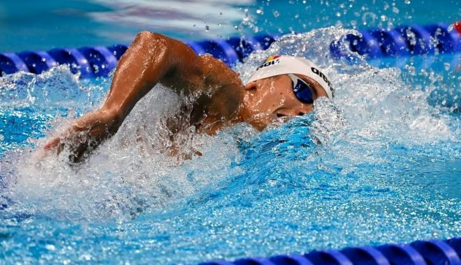 Nataţie / David Popovici, în semifinale la 200 m liber, cu primul timp din serii la Campionatul Mondial de la Budapesta