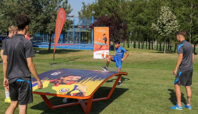 Teqball-ul a ajuns și la Academia Hagi-Farul! Mese personalizate cu Gică Hagi și Gică Popescu - 1-1655884551.jpg