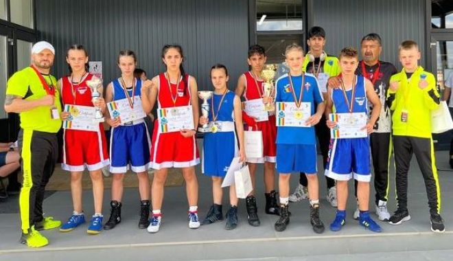 Opt medalii pentru pugiliştii de la CS Năvodari la turneul internaţional Gheorgheni Open - 1-1656423645.jpg