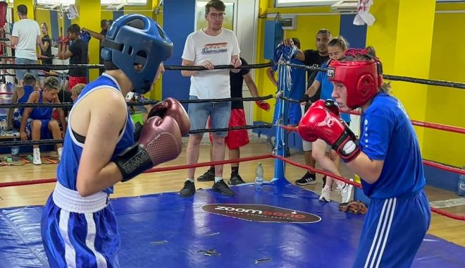 Pugiliştii de la CS Năvodari, evoluţie foarte bună în sparring-ul de la Brăila - 1-1659955790.jpg
