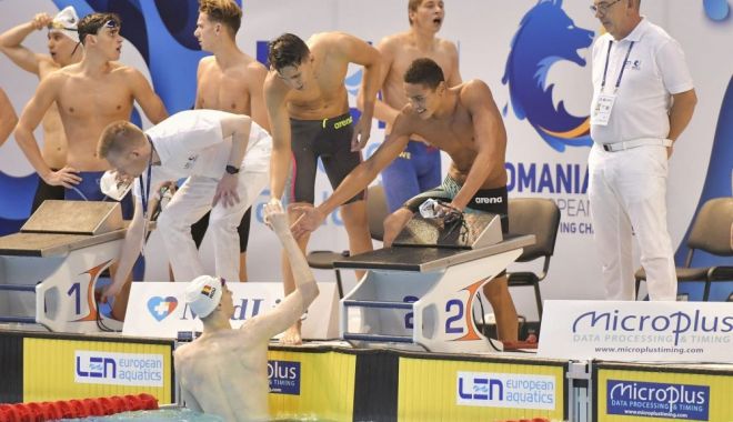 Patrick Dinu, de la CS Farul, s-a oprit în serii cu ştafeta 4x100 m liber - 1-1660473368.jpg