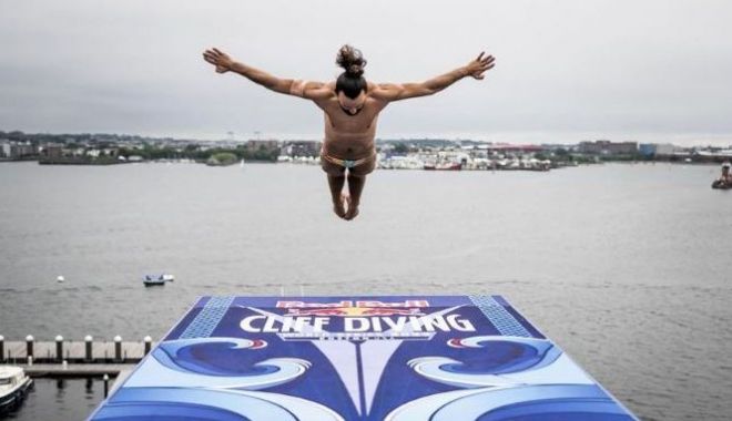 Nataţie / Românul Cătălin Preda se menține lider în circuitul RedBull CliffDiving - 1-1663070183.jpg