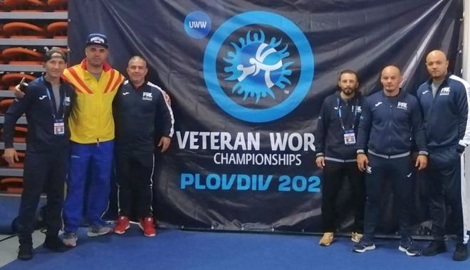 Lupte / 12 sportivi români, prezenţi la Mondialele de veterani de la Plovdiv - 1-1664891640.jpg