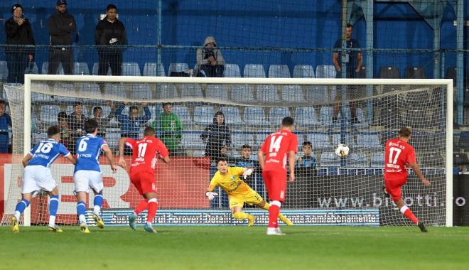 Fotbal, suporteri / Farul a pus în vânzare biletele pentru partida cu Universitatea Cluj - 1-1665402284.jpg