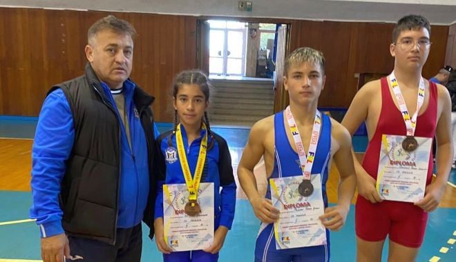 Lupte / Medalii pentru sportivii de la CS Medgidia, la Campionatele Naţionale de juniori - 1-1666100988.jpg