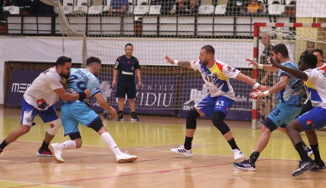 O rundă nebună! Jocul de la Sala Sporturilor din Constanţa, nerecomandat cardiacilor - 1-1667731138.jpg