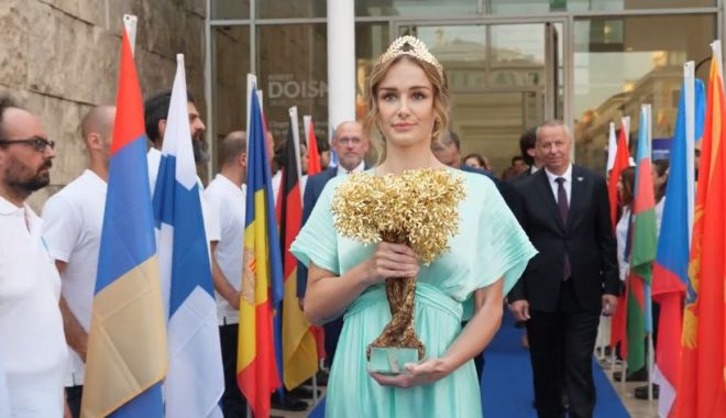 Olimpism / Prietenie şi speranţă! A fost aprinsă Flacăra Păcii pentru FOTE Friuli Veneția Giulia 2023 - 1-1667733307.jpg