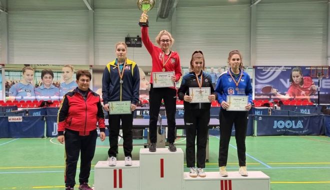 Surorile Alina şi Elena Zaharia, pe podiumul Cupei României la tenis de masă - 1-1668334222.jpg