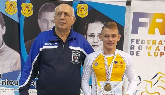 Lupte / Florin Tiţa, pe prima treaptă a podiumului la Naţionalele individuale de la Reşiţa - 1-1669648740.jpg