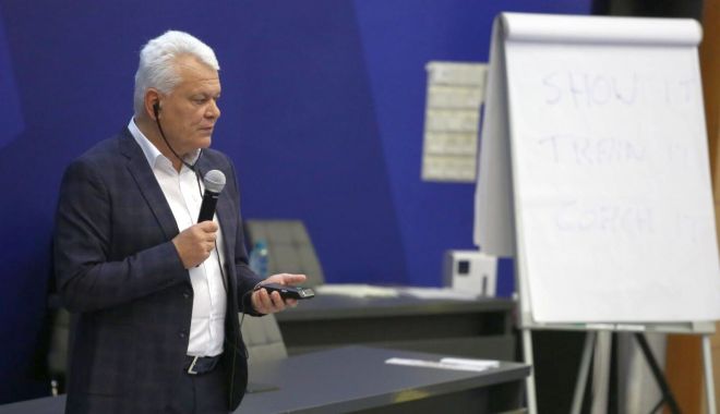 Management / Cristian Cămui, de la FCV Farul, absolvent al cursului Football Academies - 1-1670924236.jpg