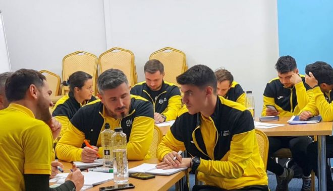 Fotbal / 26 de antrenori au încheiat o nouă sesiune pentru obținerea licenței UEFA B - 1-1671715846.jpg