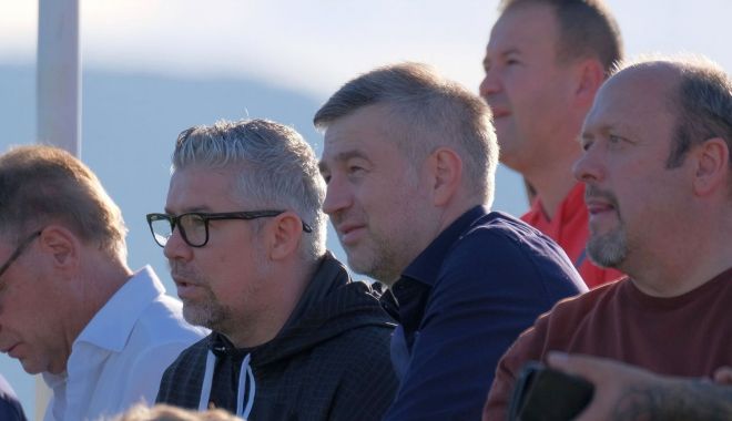 Fotbal / Staff-urile echipelor naționale au urmărit jucătorii români în cantonamente și la meciuri - 1-1673943780.jpg