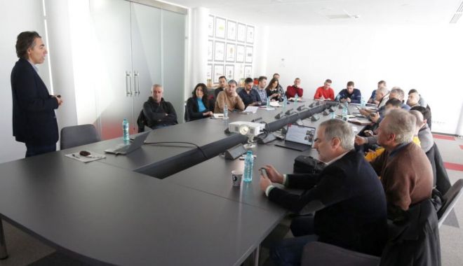Fotbal / Reprezentanții cluburilor, invitați la un training despre sustenabilitate - 1-1675327132.jpg