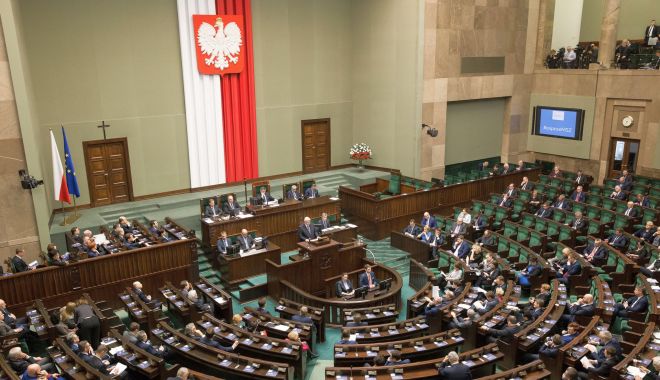 Parlamentul polonez a aprobat o reformă a justiţiei pentru a debloca fondurile europene - 1-1675932417.jpg