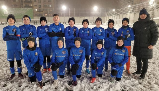 Final de turneu pentru echipele Academiei Hagi şi Farului la „Balkan Elite Cup Brașov 2023” - 1-1675945760.jpg