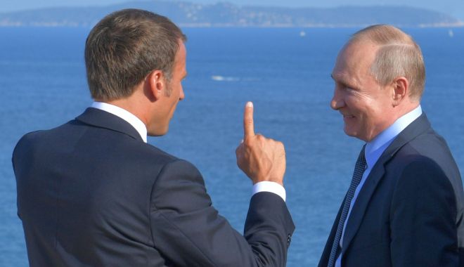Emmanuel Macron nu exclude să îi retragă lui Putin Legiunea de Onoare - 1-1676021389.jpg
