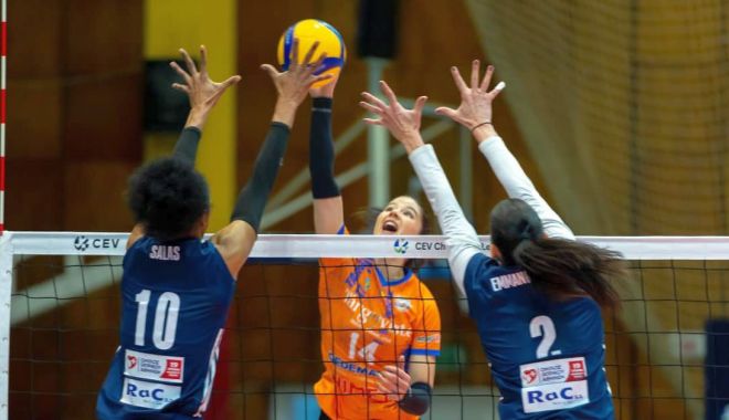 Volei / CSM Târgovişte, victorie dramatică în „sferturile” Cupei CEV: 3-2 cu Olympiakos Pireu - 1-1677149405.jpg