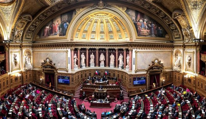 Senatul francez a adoptat contestata reformă a pensiilor - 1-1678611264.jpg