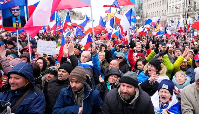 Mii de cehi au demonstrat împotriva guvernului şi a sărăciei - 1-1678613894.jpg