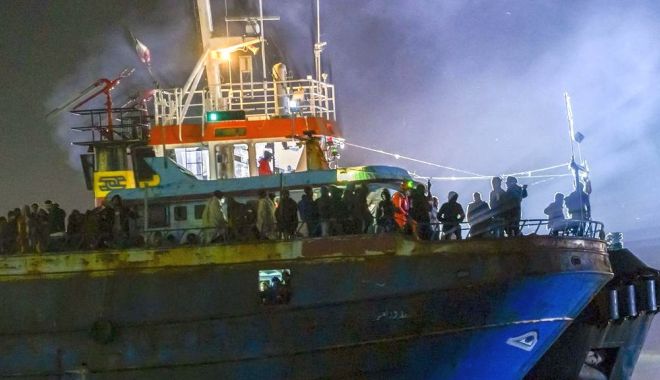 Circa 1.000 de migranţi, salvaţi de gărzile de coastă italiene - 1-1678621919.jpg